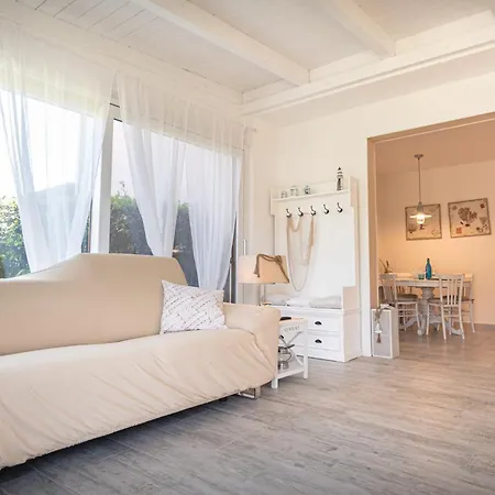 La Casetta Di Chiara Tatil Evi